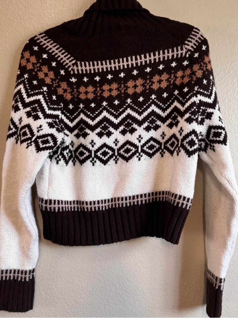 AMERICAN EAGLE Women’s Cream and Brown Fair Isle Turtleneck Sweater - Picture 6 of 6